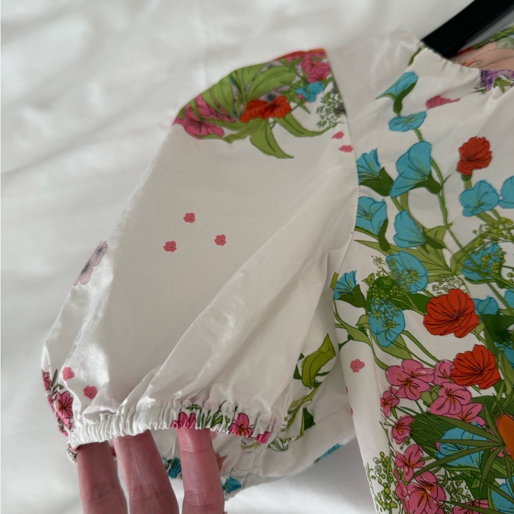 Chelsea and Theodore Floral Puff Sleeve Top S - Picture 6 of 6